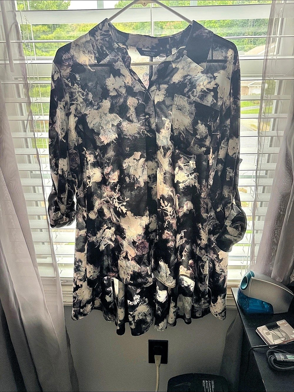 Simply Vera Wang Floral Button Down Shirt Black XL